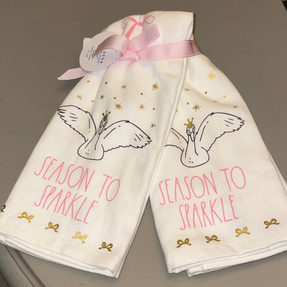 Rae Dunn White and Gold 'Season to Sparkle' Towels